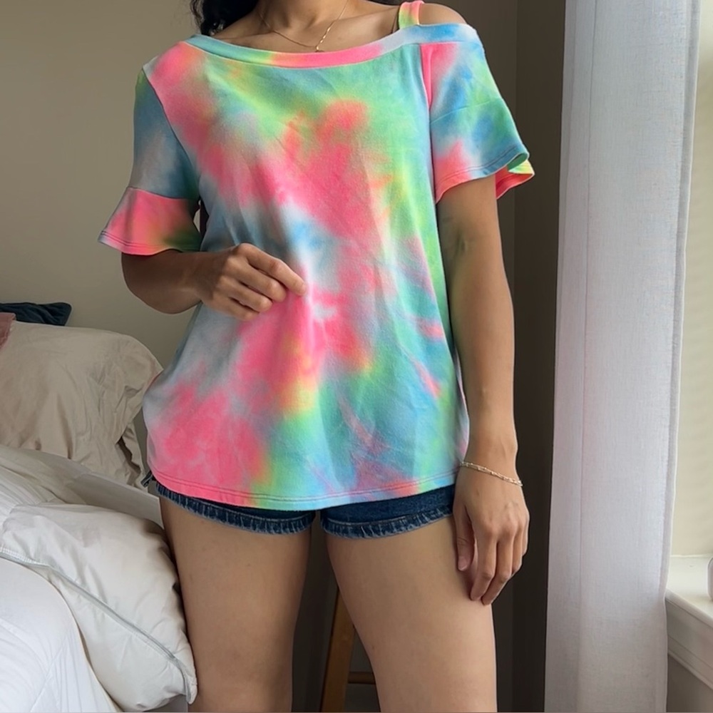 tie-dye off the shoulder shirt